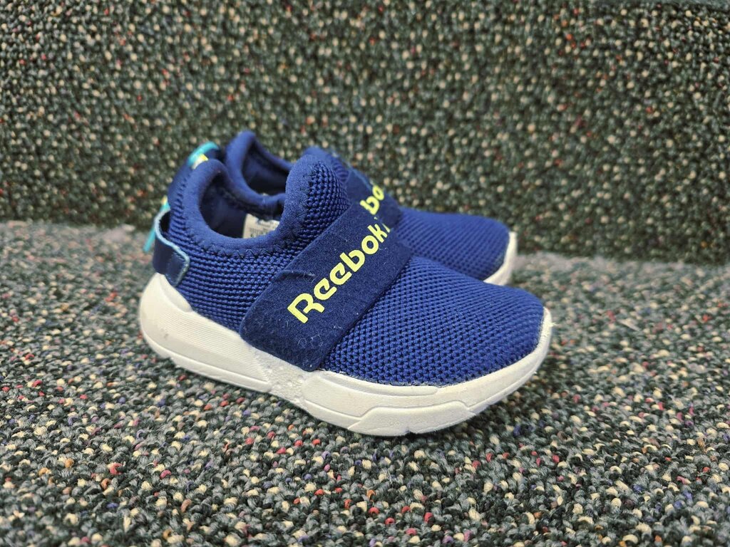 Size 6 Toddler blue/green shoes Reebok