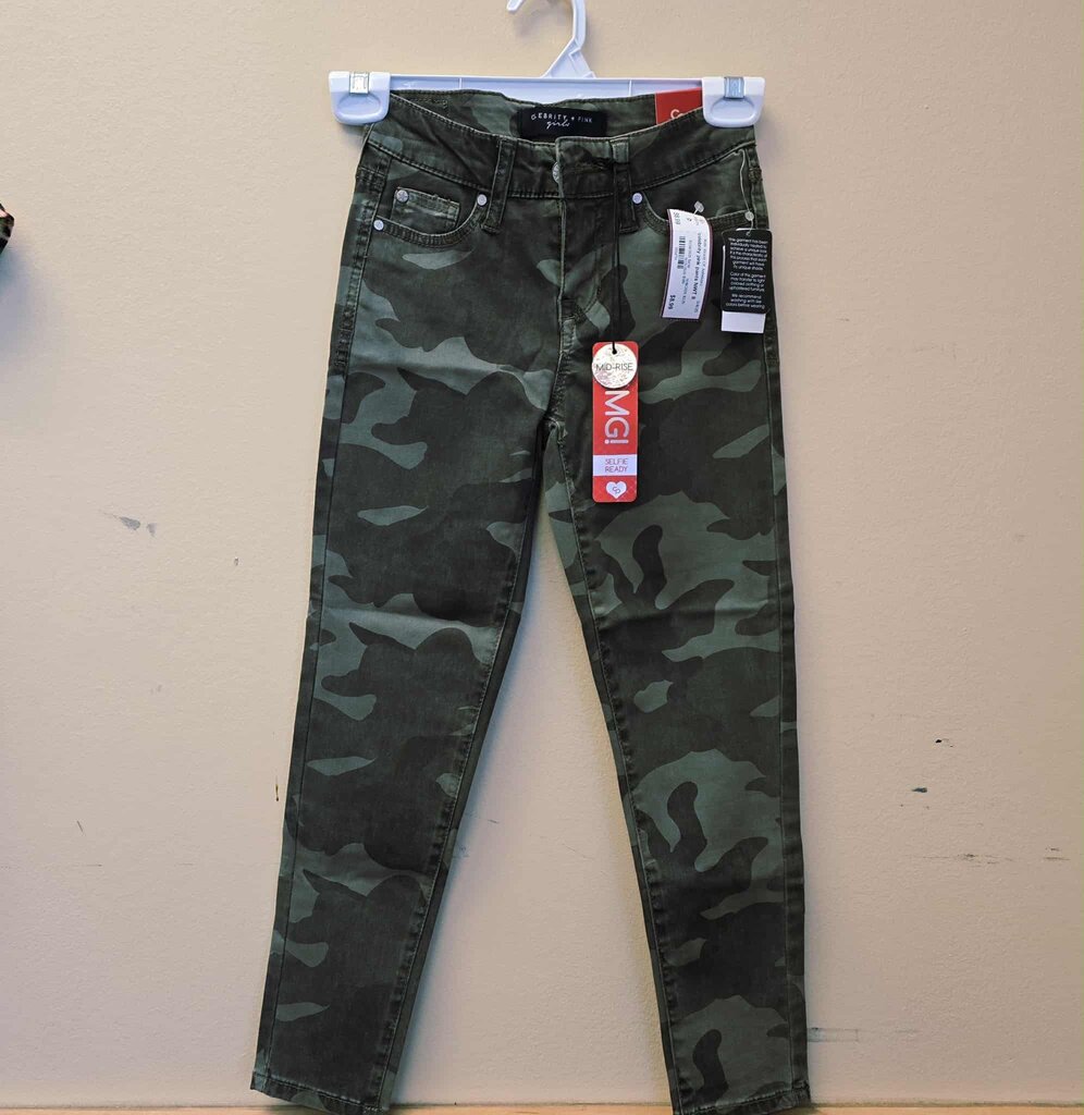 pants NWT size 8 camo