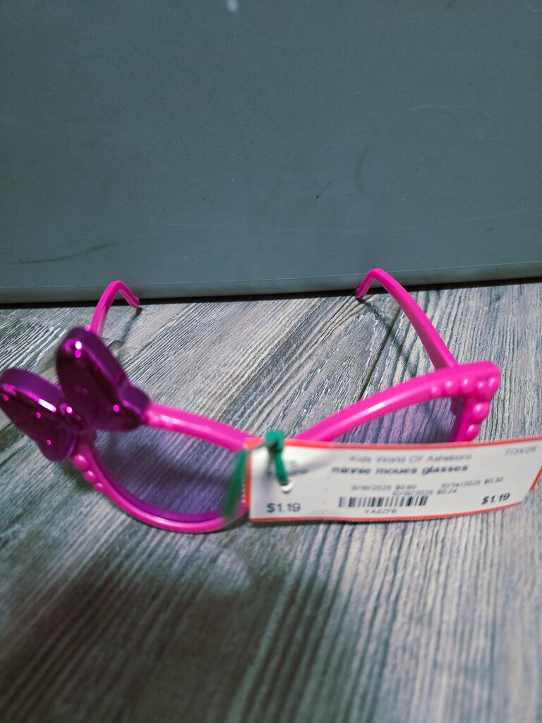 minnie moues glasses