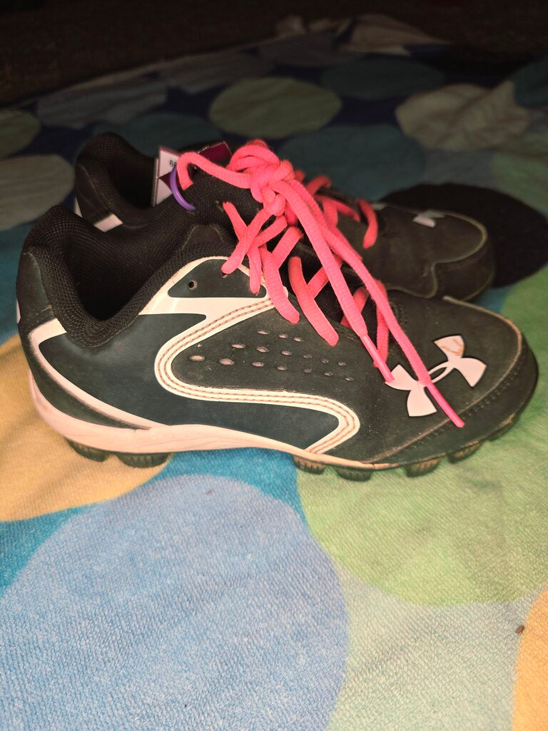 Size 1Y cleats Under Armour