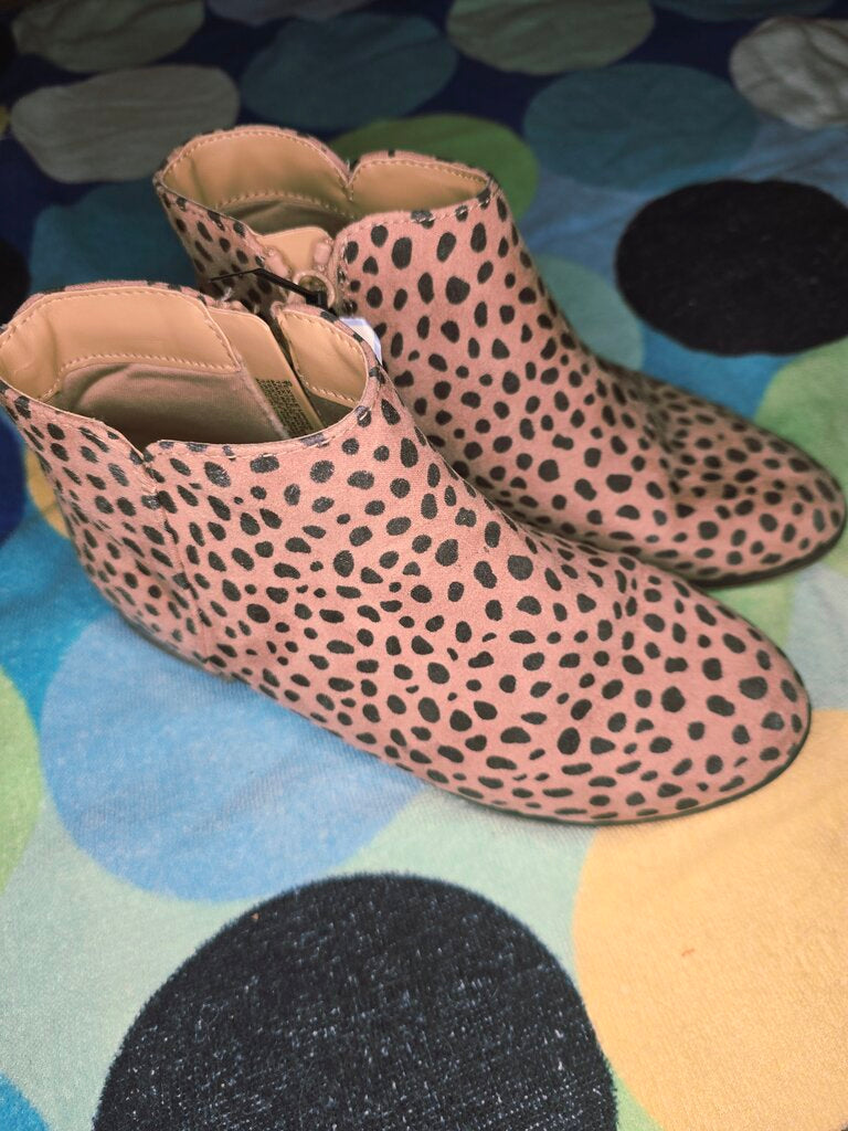 Size 12Y cheetah boots Cat&Jack