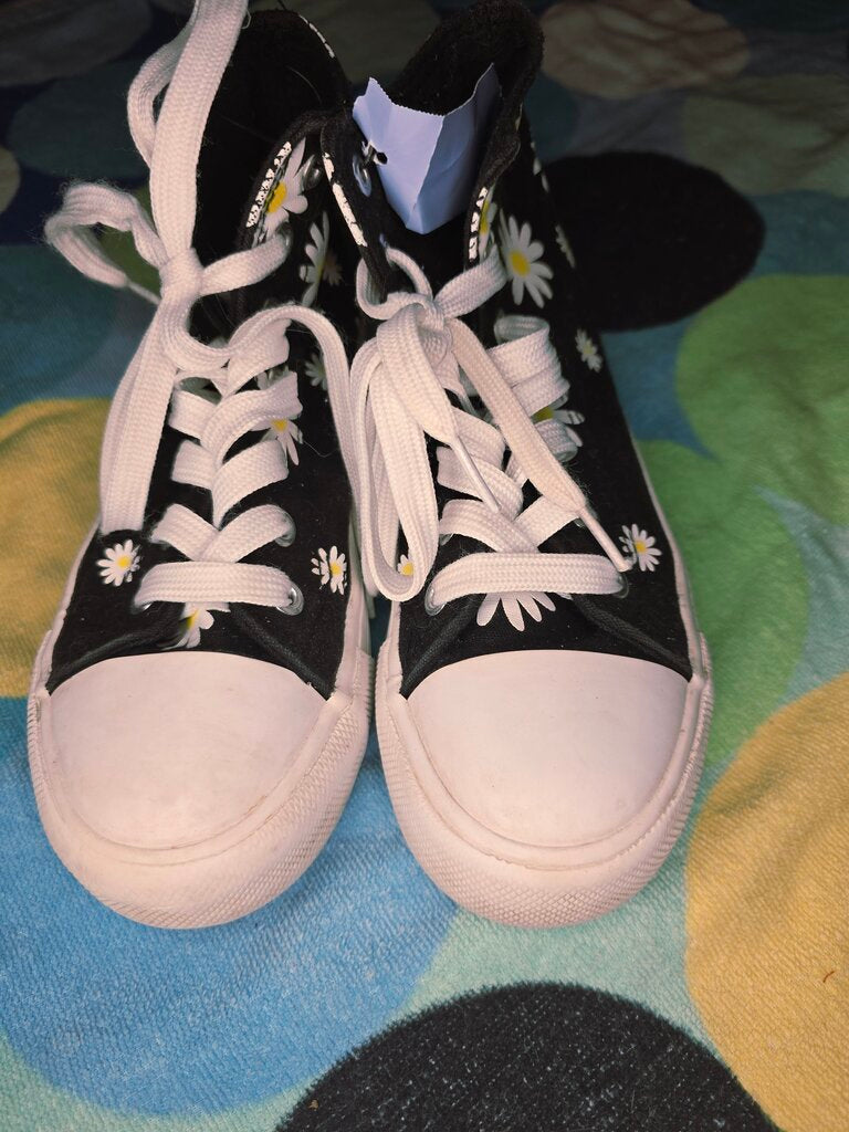 Size 2Y Black daisies Mudd