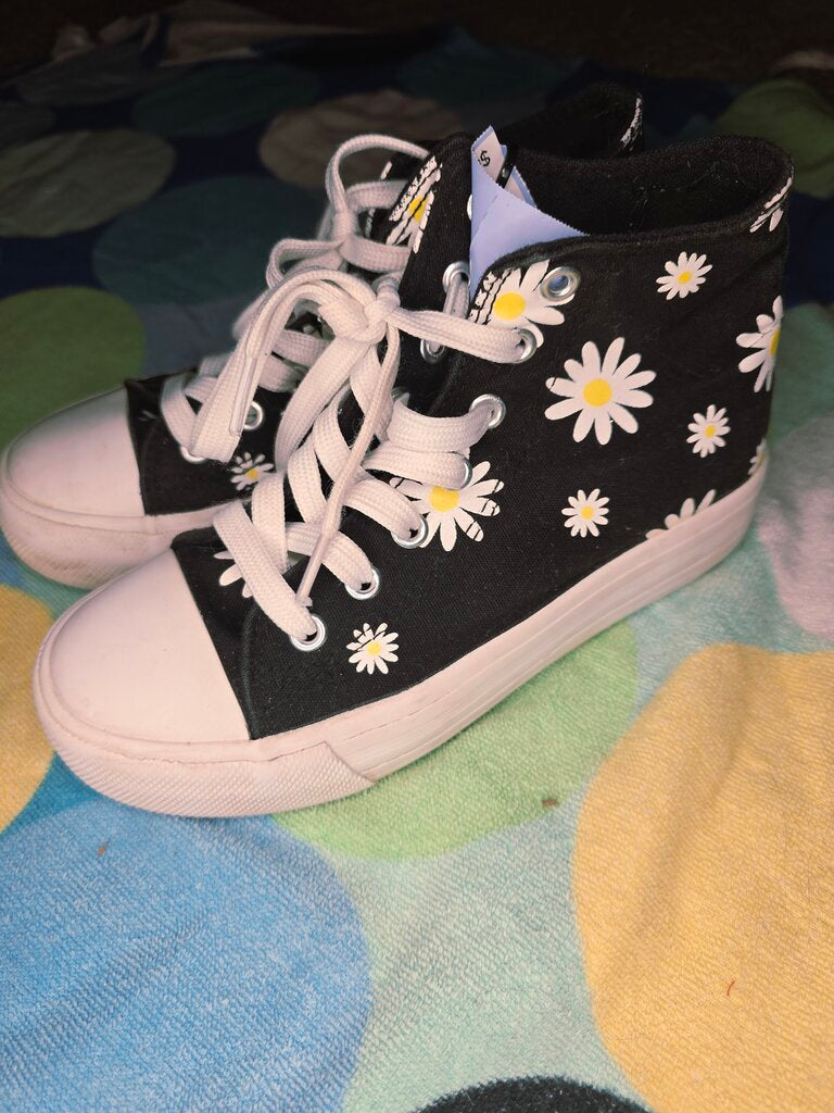 Size 2Y Black daisies Mudd