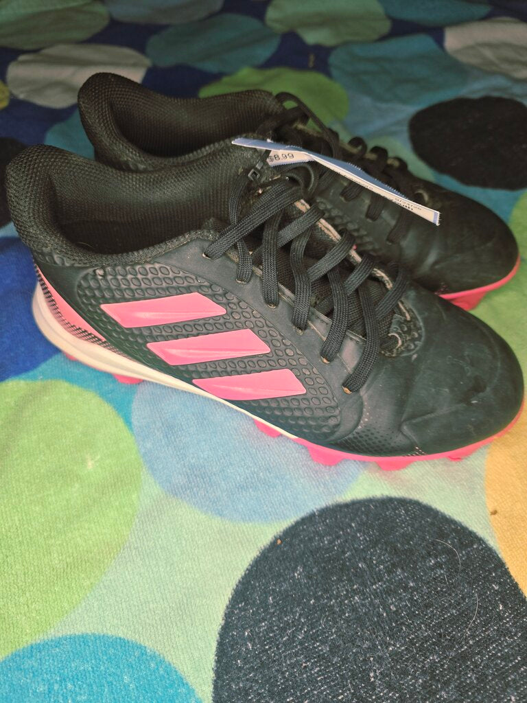 Size 3.5 pink/blk cleats Adidas