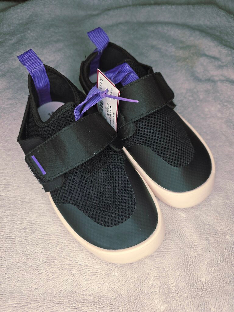 Size 10 black & purple shoes Wonder Nation
