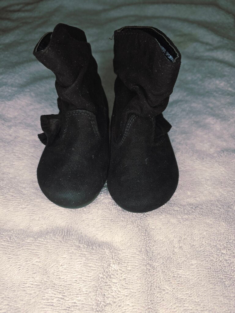 Size 4 black ankle boots Granimals
