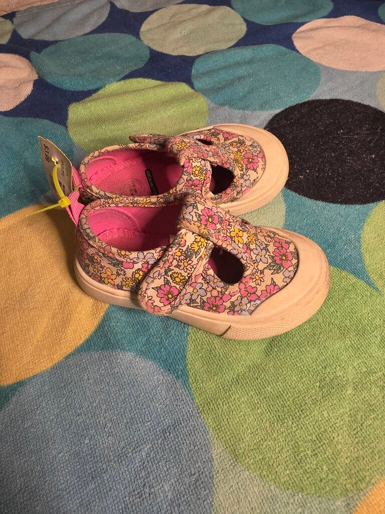 Size 5 Flowered Shoes