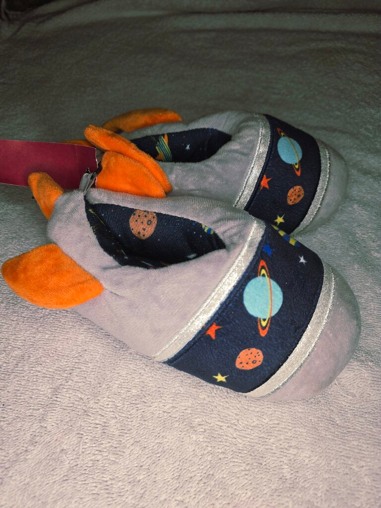 Size 7/8 rocket bedroom shoes