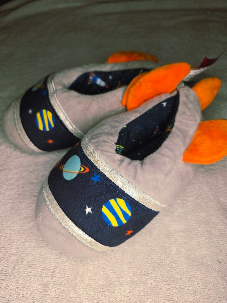 Size 7/8 rocket bedroom shoes