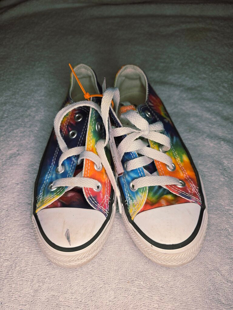 Size 12 tie dye Converse