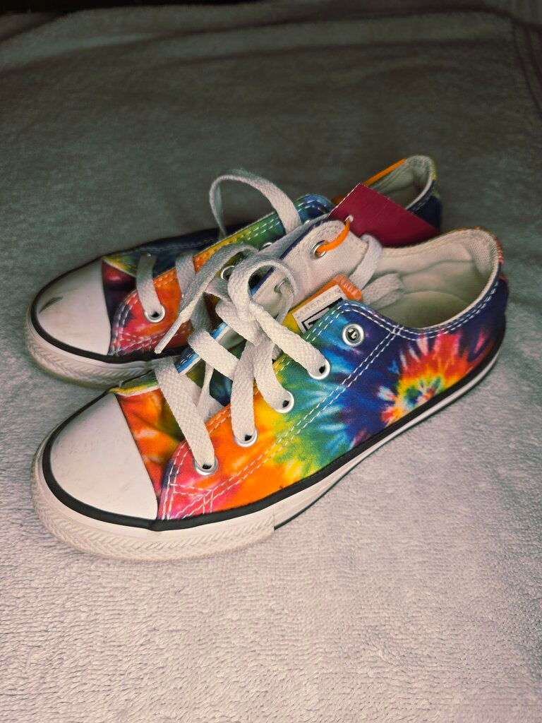 Size 12 tie dye Converse