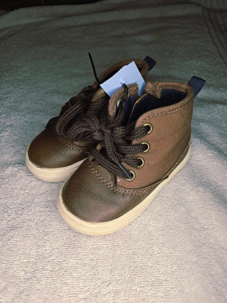 Size 4 brown boots Carters