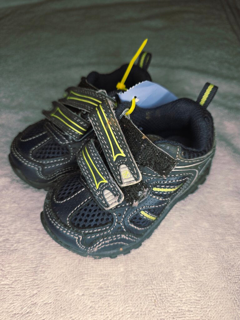 Size 4 navy & green shoes Stride Rite