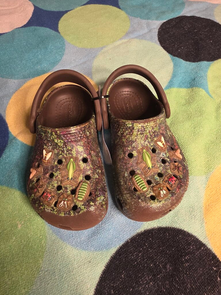 Size 7 camo Crocs