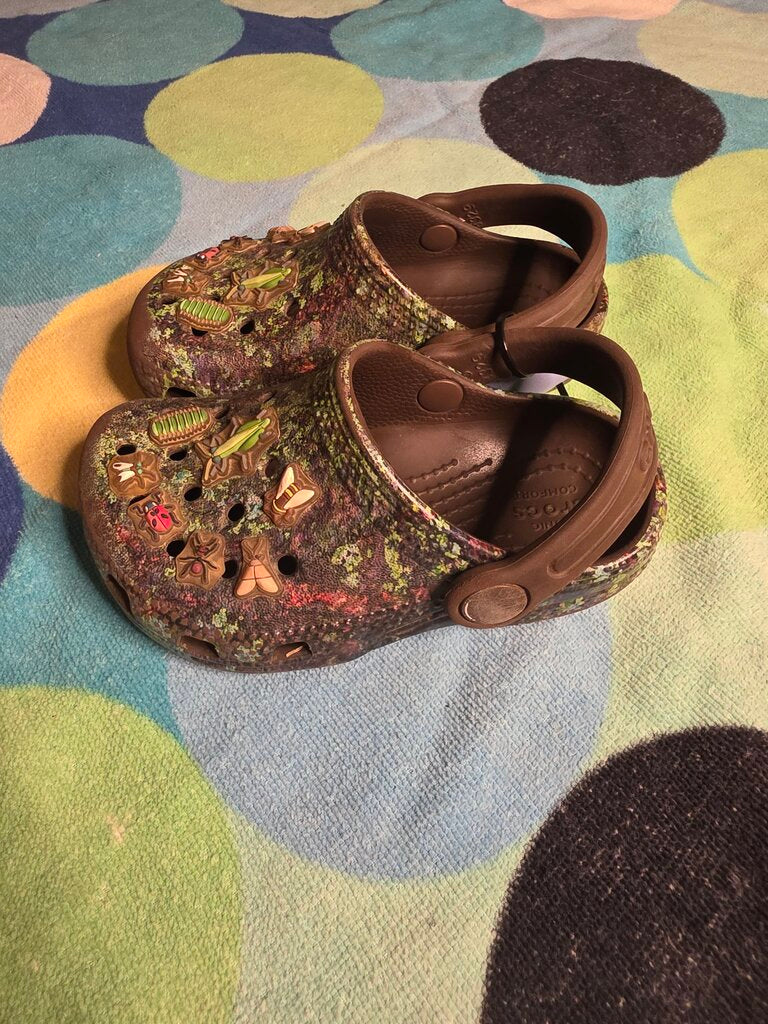 Size 7 camo Crocs