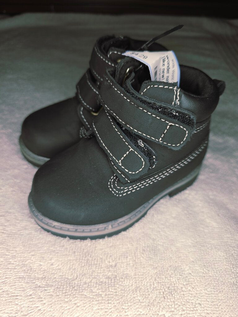 Size 4 black boots (like new)
