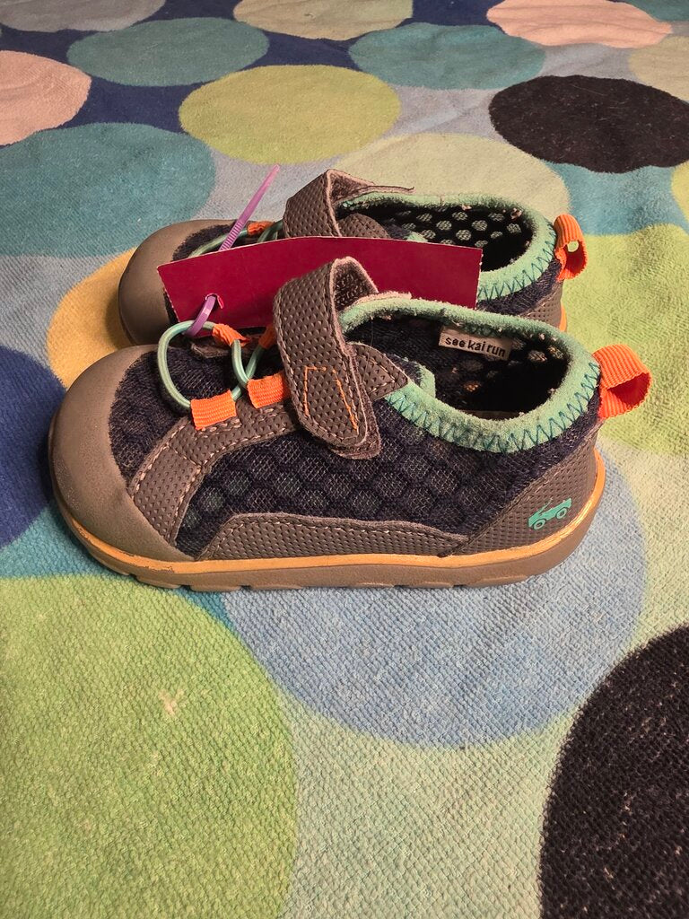 Size 7 blue/gray/teal See Kai Run