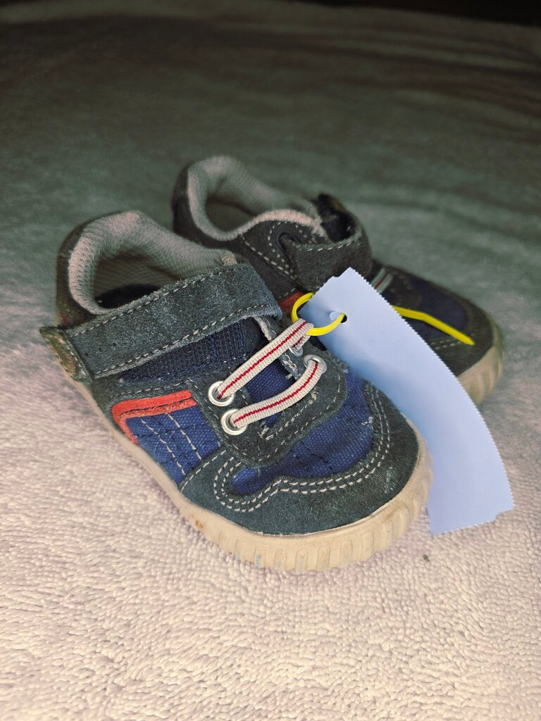 Size 4 navy & red shoes Stride Rite