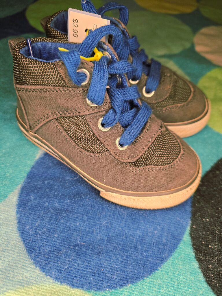 size 6 dark gray/blue shoes