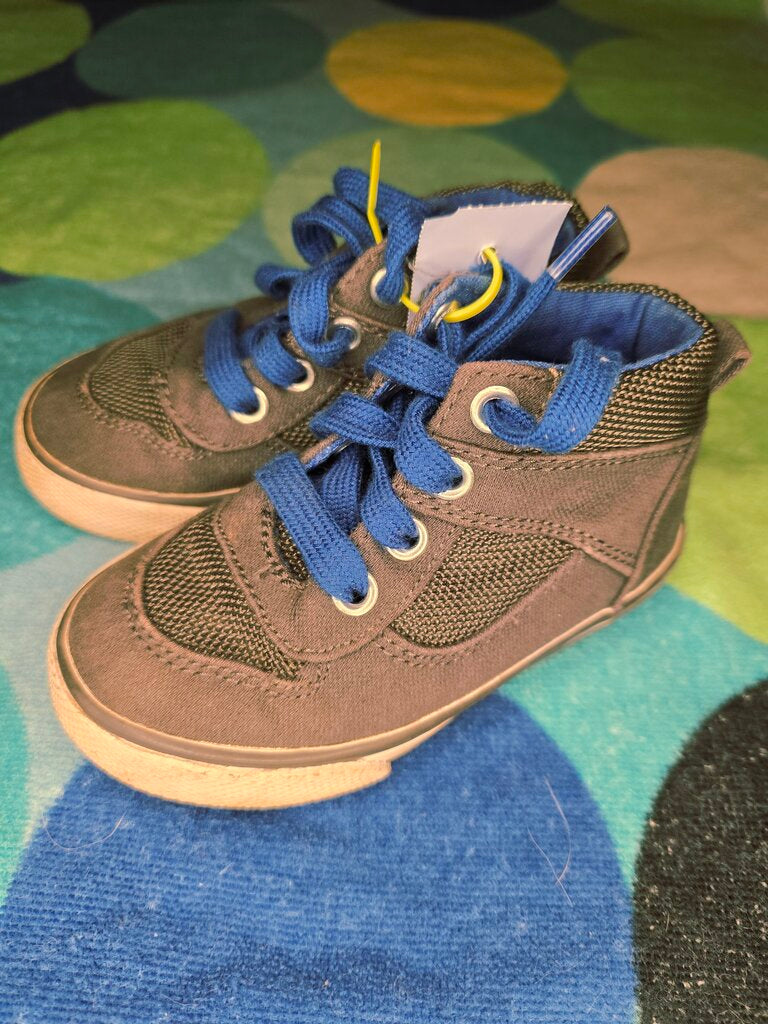 size 6 dark gray/blue shoes