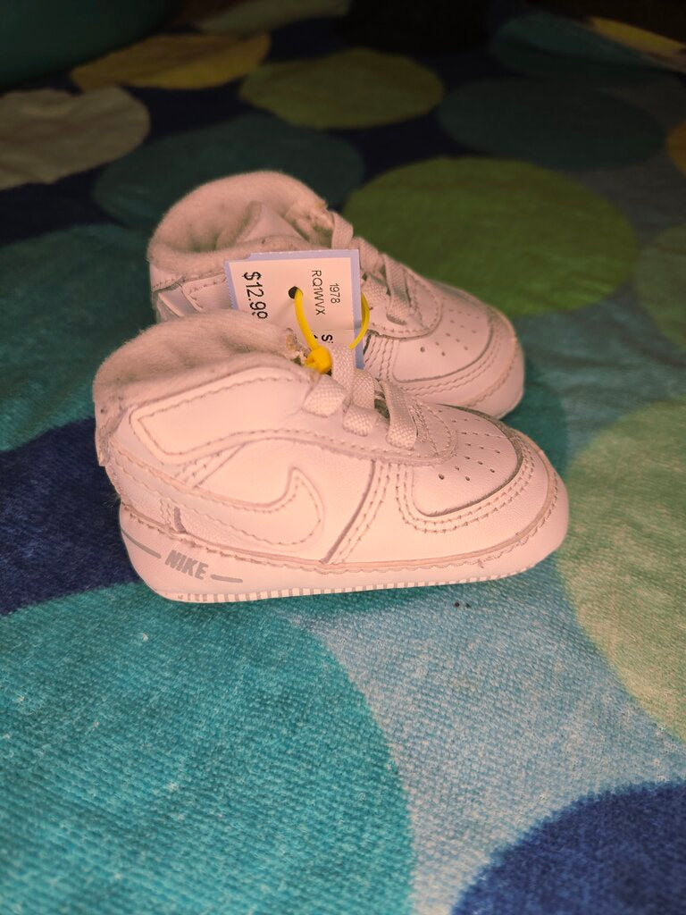 Size 1C White Air Force 1 Nike