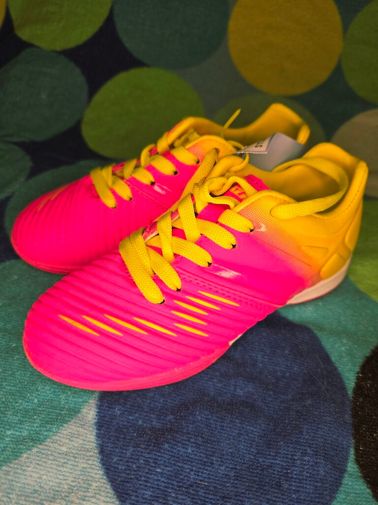 IPink/Yellow Indoor Soccer Cleats
