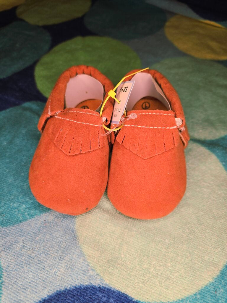 Size 1c Suede Moccs NWT Romirus