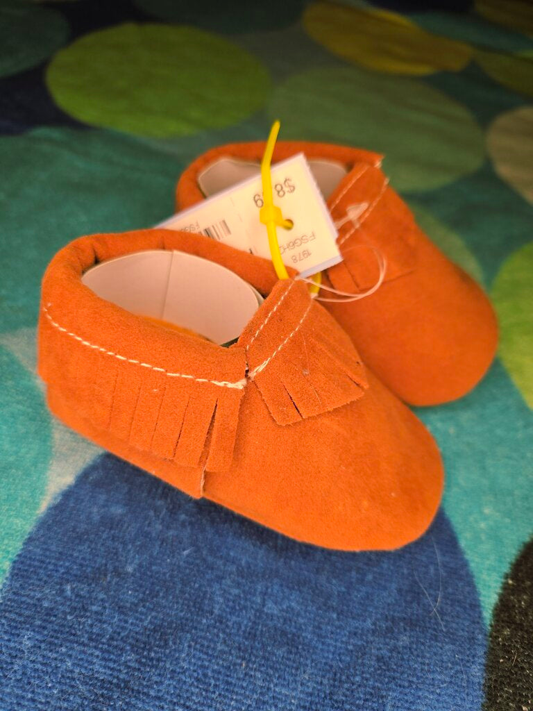 Size 1c Suede Moccs NWT Romirus