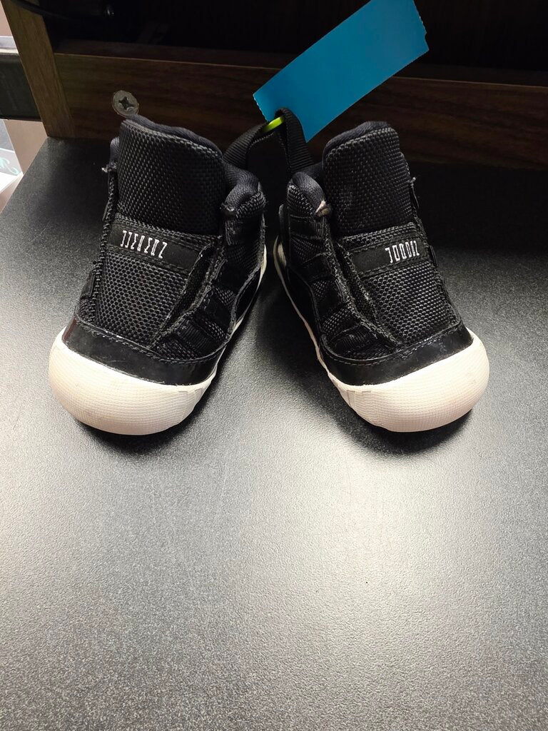 Black Nike Air Jordan Retro