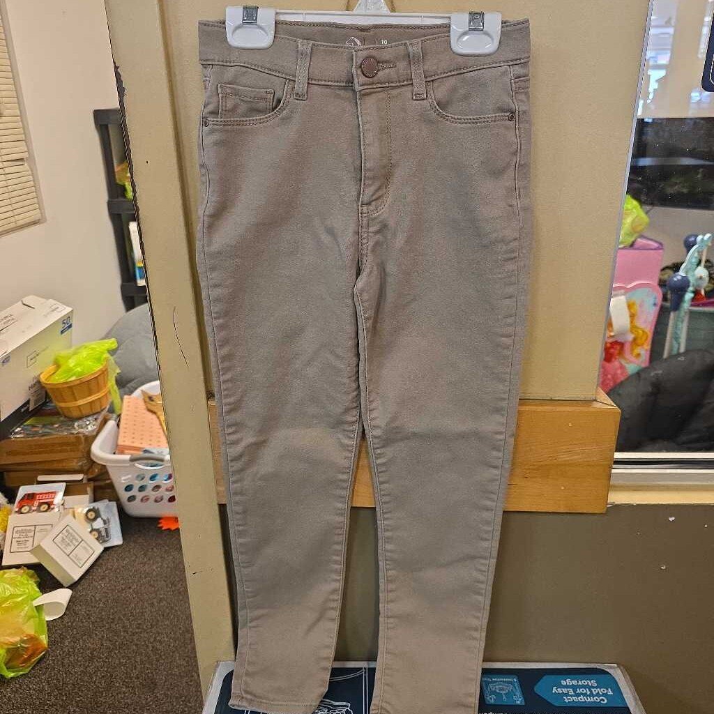 tan pants 10