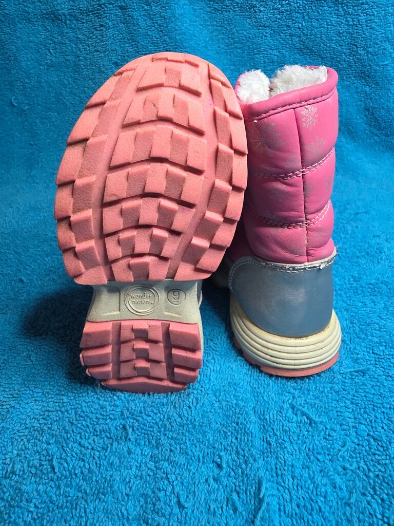 9 Wonder Nation Girls' Pink Snow Boots