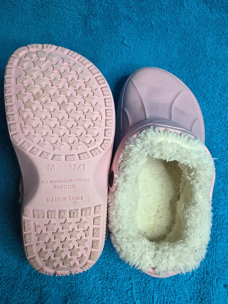 13/1 Pink Fuzzy Slippers