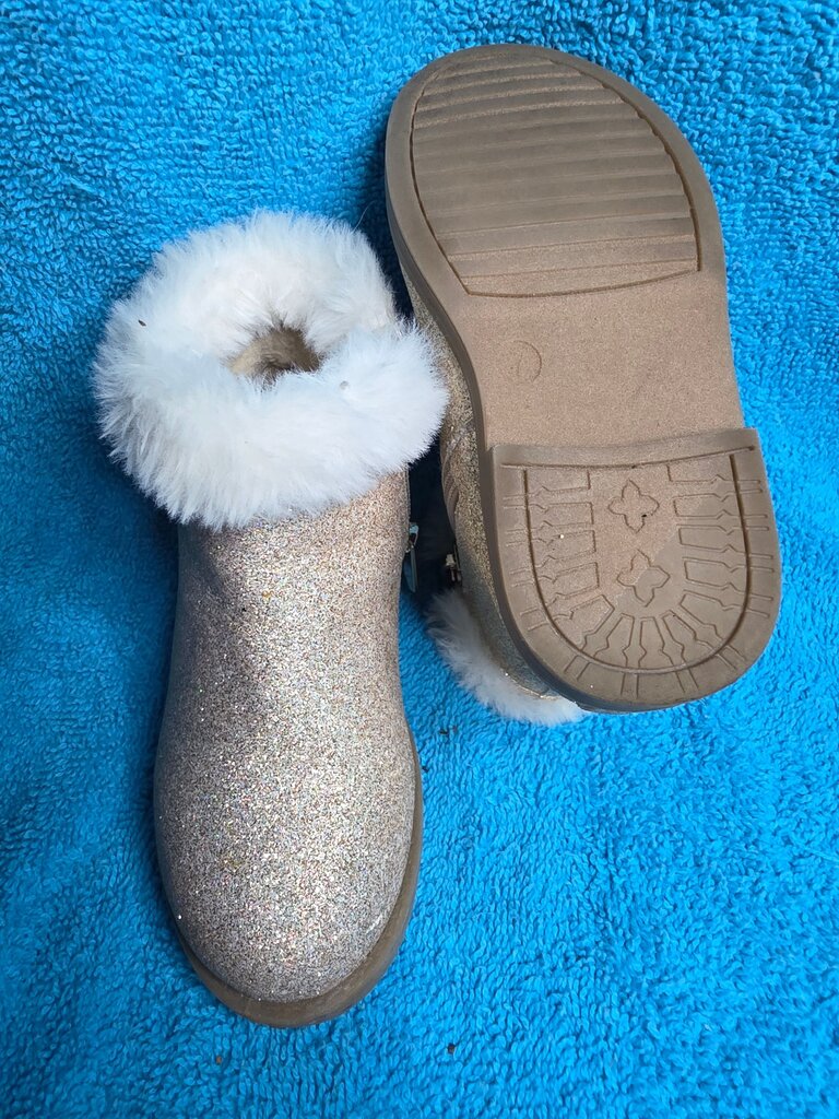 7 Girls Glittery Faux Fur Boots