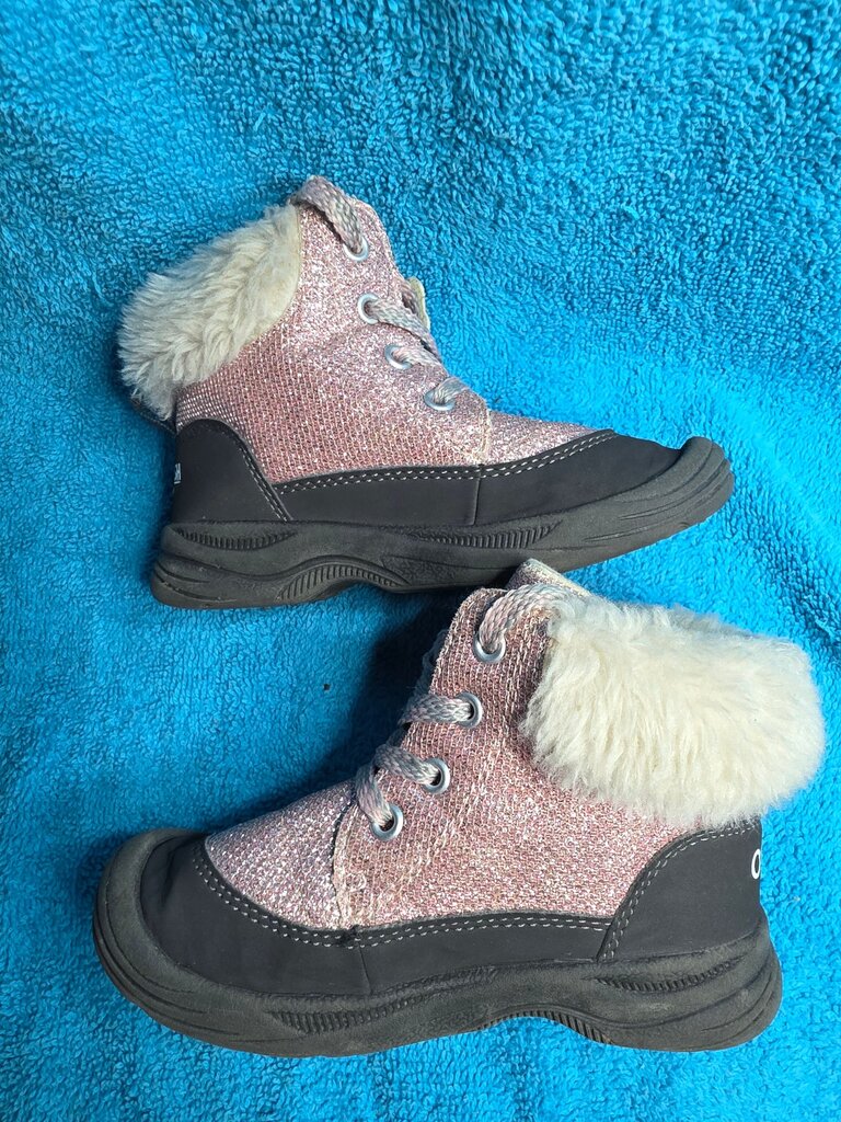 9 OshKosh B'gosh Pink Glitter Boots