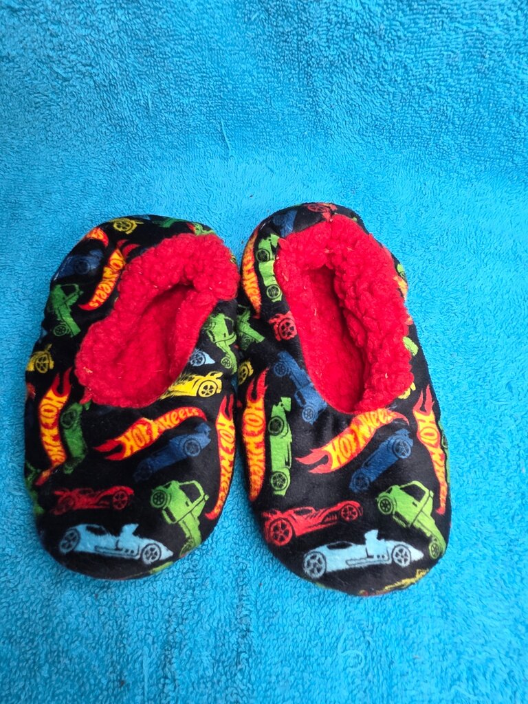 7/8 Hot Wheels Themed Slippers