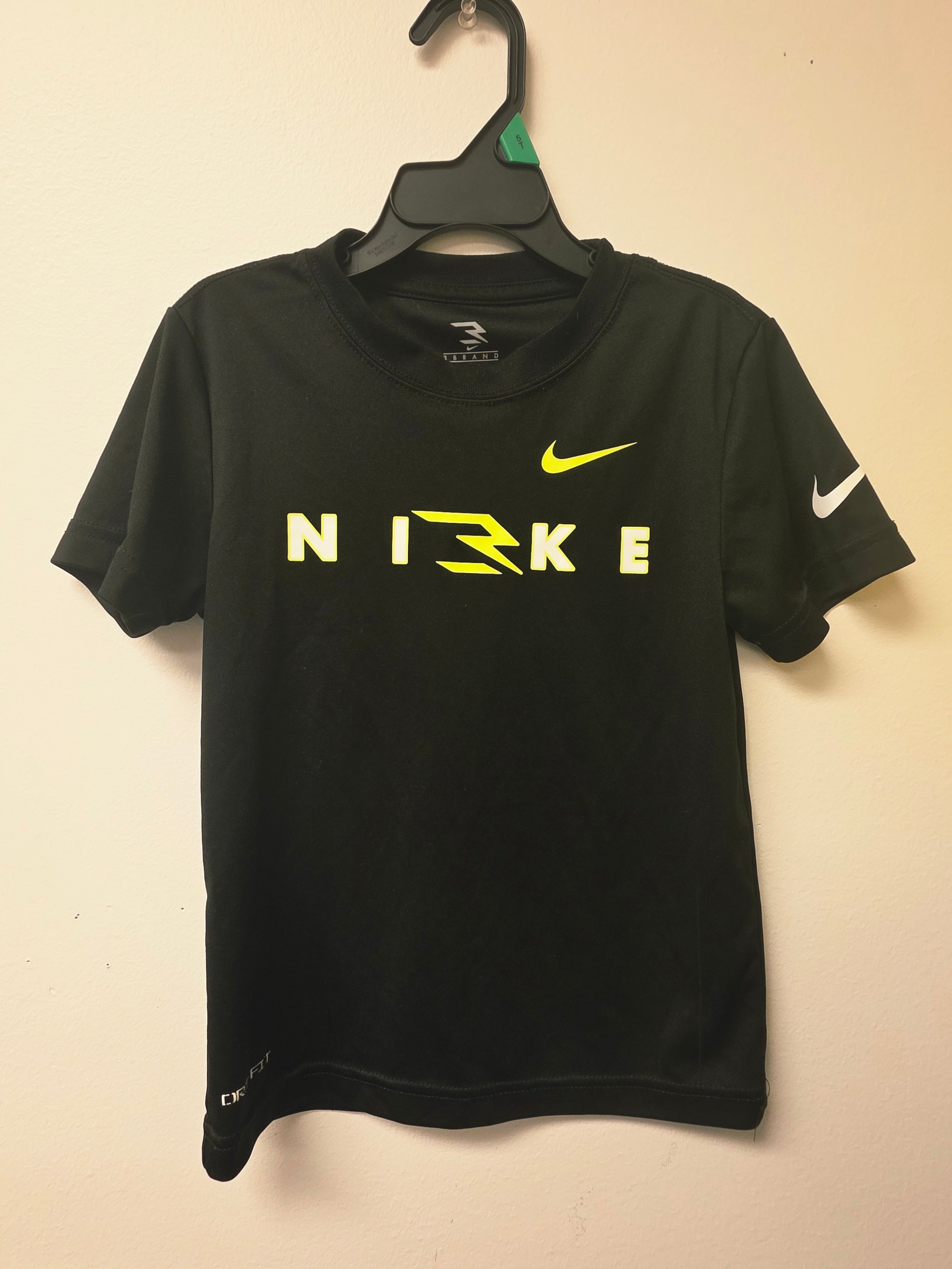 5T Like New Shirt Nike Dri-Fit